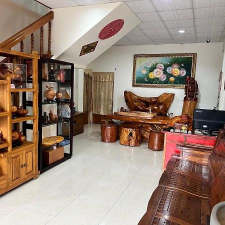 Golden Flower Homestay Yuli Exterior photo