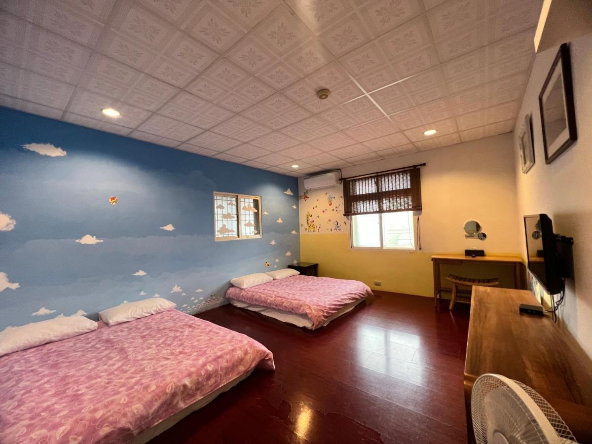 Golden Flower Homestay Yuli Exterior photo