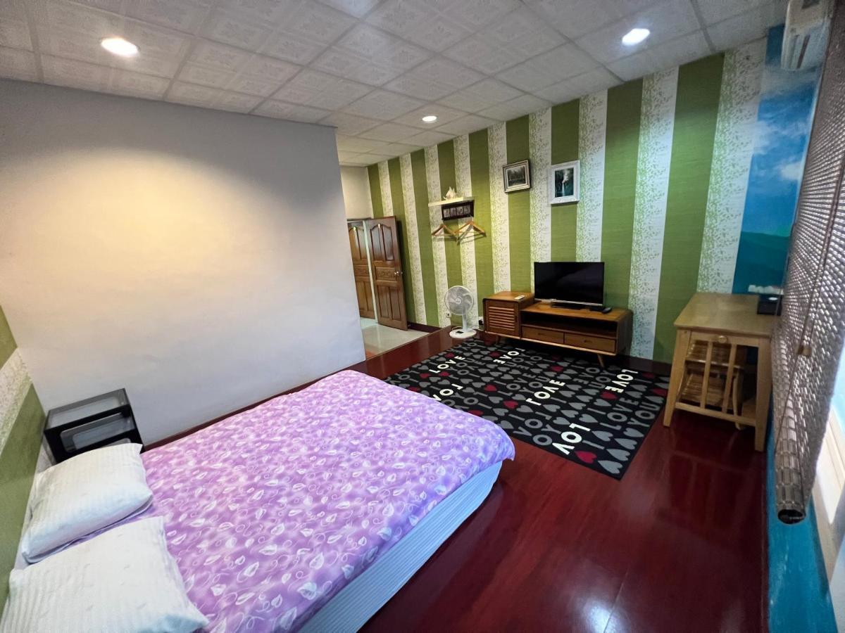 Golden Flower Homestay Yuli Exterior photo