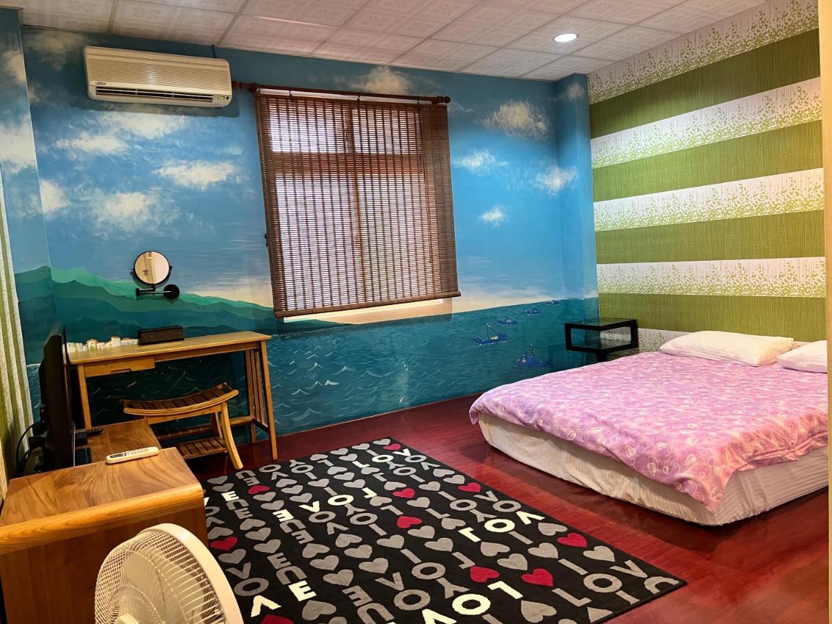 Golden Flower Homestay Yuli Exterior photo