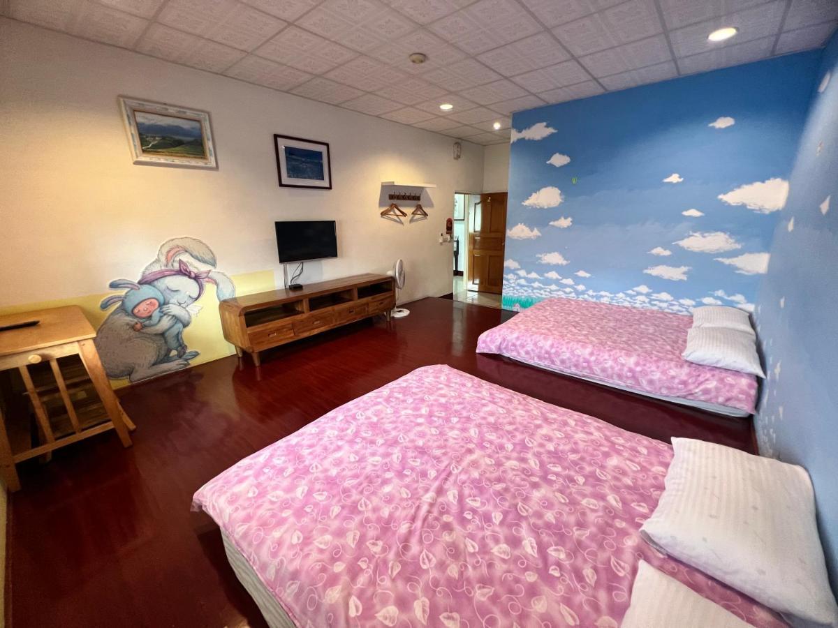Golden Flower Homestay Yuli Exterior photo