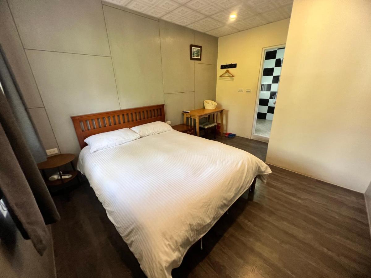Golden Flower Homestay Yuli Exterior photo